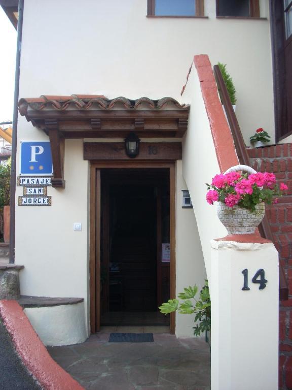 Pasaje San Jorge Hotel Comillas Exterior photo